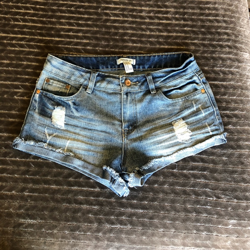 Forever21 Los Angeles Distressed Cuff Jean Short - Picture 3 of 7